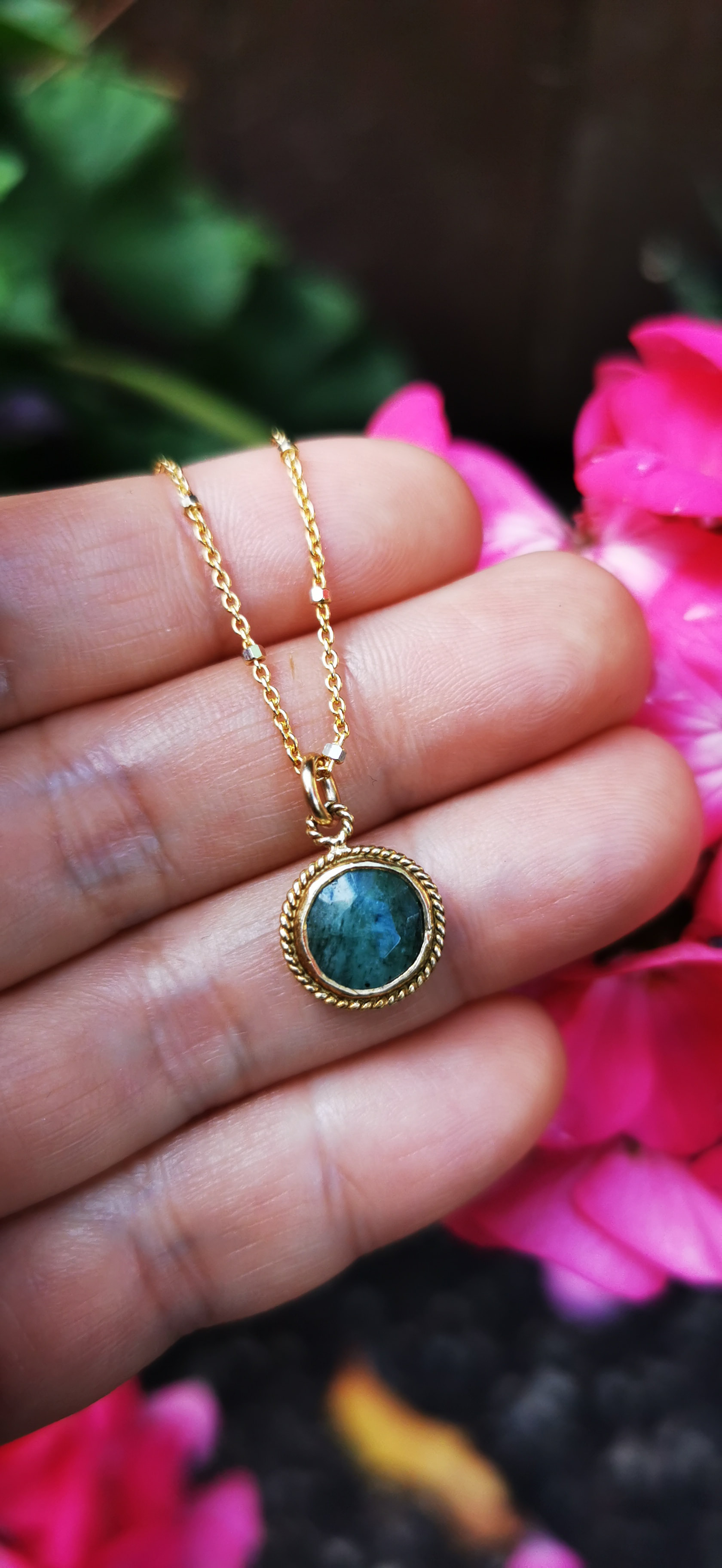 Shop Emerald | Ethically Sourced | Sol 